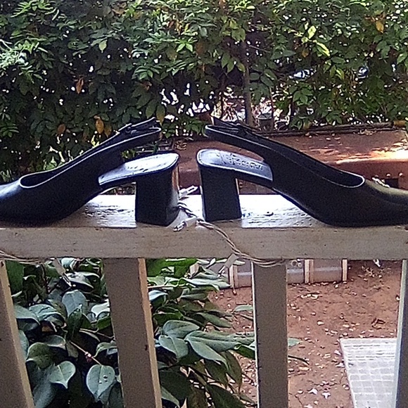 Lizflex Liz Claiborne Size 7.5 Slingback. - Picture 1 of 7